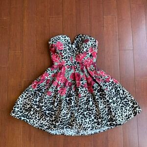 Adorable Strapless Mini Cocktail Dress‎